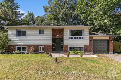 Detached in Constance Bay - Dunrobin - Kilmaurs - Woodlawn