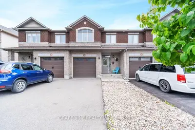Att/Row/Townhouse in Orleans - Convent Glen and Area
