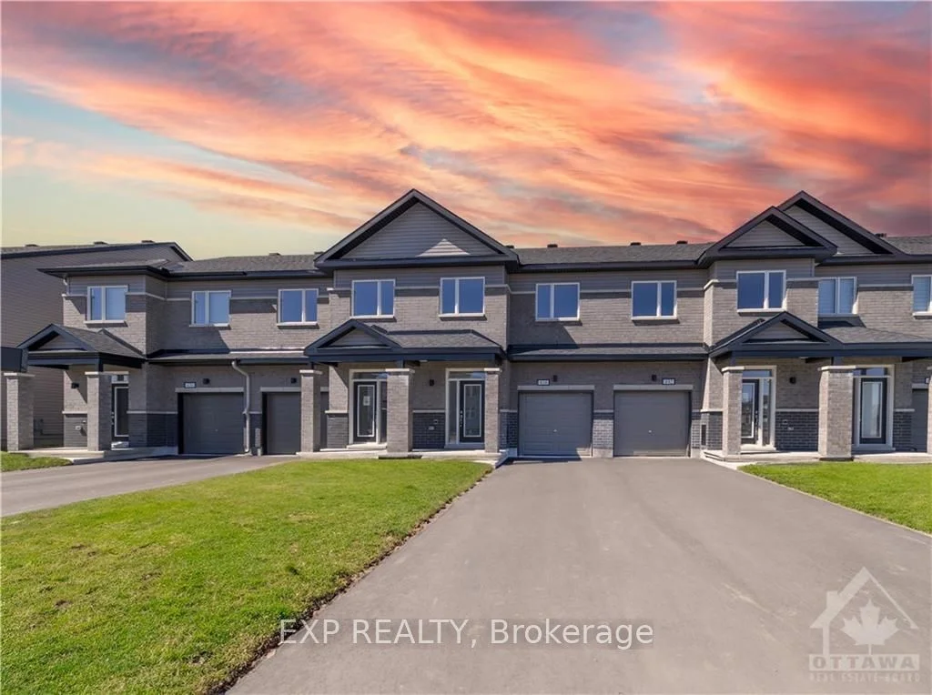 Att/Row/Townhouse in Carp - Huntley Ward