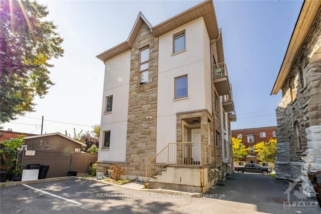 Condo Apartment in Ottawa Centre