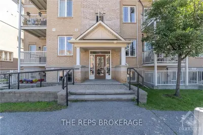 Condo Apartment in South of Baseline to Knoxdale