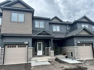 Att/Row/Townhouse in North Grenville