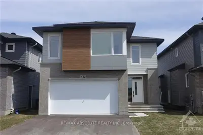 Detached in Kanata
