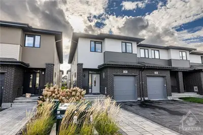 Att/Row/Townhouse in Kanata