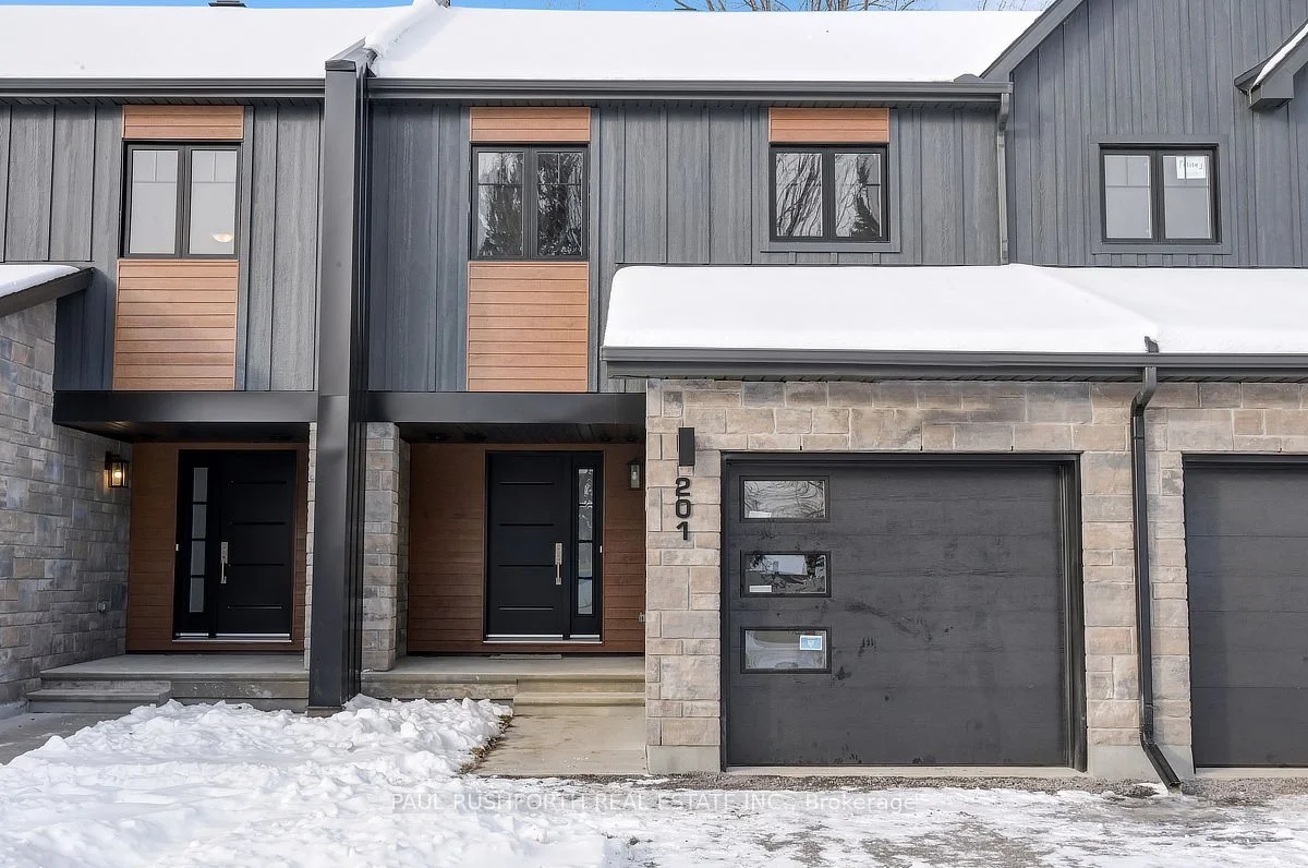 Att/Row/Townhouse in Clarence-Rockland