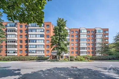 Condo Apartment in Manor Park - Cardinal Glen and Area