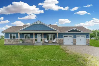Detached in Beckwith