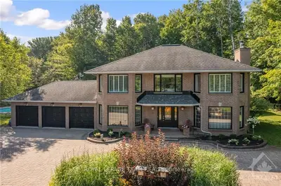 Detached in Constance Bay - Dunrobin - Kilmaurs - Woodlawn