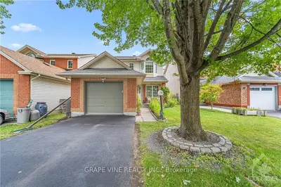 Detached in Barrhaven