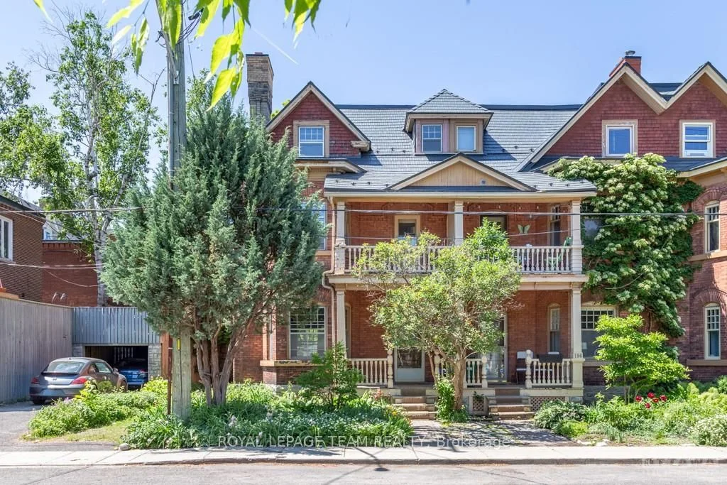 Att/Row/Townhouse in Lower Town - Sandy Hill