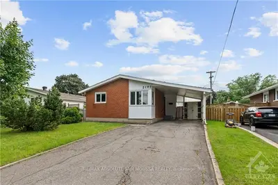 Detached in Elmvale Acres and Area