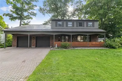 Detached in Brockville