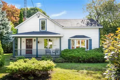 Detached in Champlain