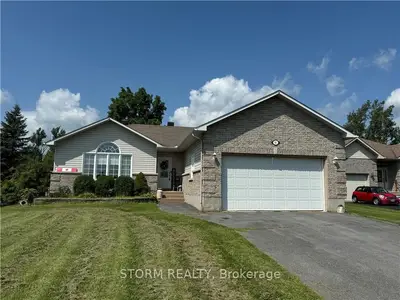 Detached in South Stormont