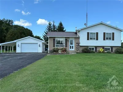Detached in South Dundas