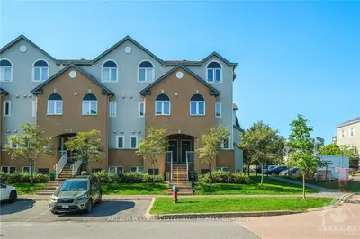 Condo Townhouse in Manor Park - Cardinal Glen and Area