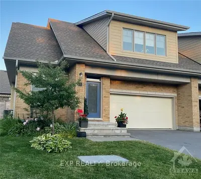 Semi-Detached in Crystal Bay - Rocky Point - Bayshore