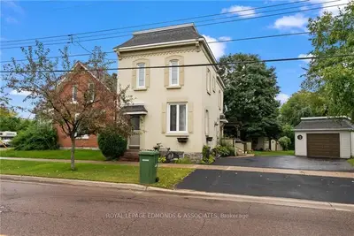 Detached in Pembroke