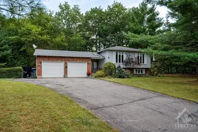 Detached in Constance Bay - Dunrobin - Kilmaurs - Woodlawn