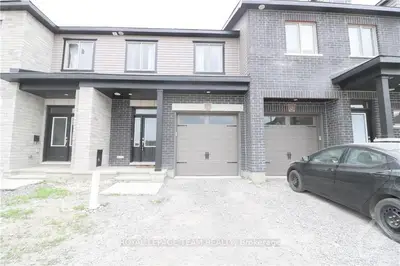 Att/Row/Townhouse in Blossom Park - Airport and Area