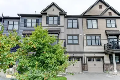 Att/Row/Townhouse in Kanata