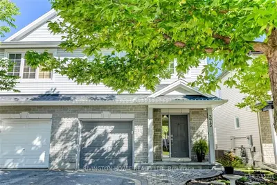 Semi-Detached in Stittsville - Munster - Richmond