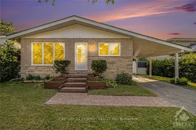 Detached in Elmvale Acres and Area