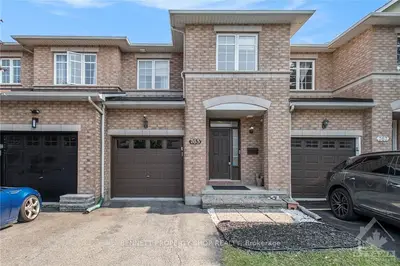 Att/Row/Townhouse in Blossom Park - Airport and Area
