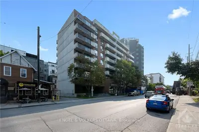 Condo Apartment in Tunneys Pasture and Ottawa West