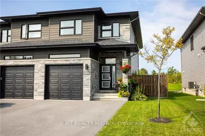 Semi-Detached in Casselman
