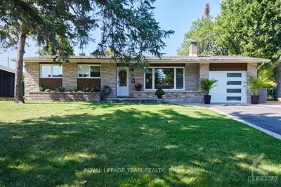 Detached in Crystal Bay - Rocky Point - Bayshore