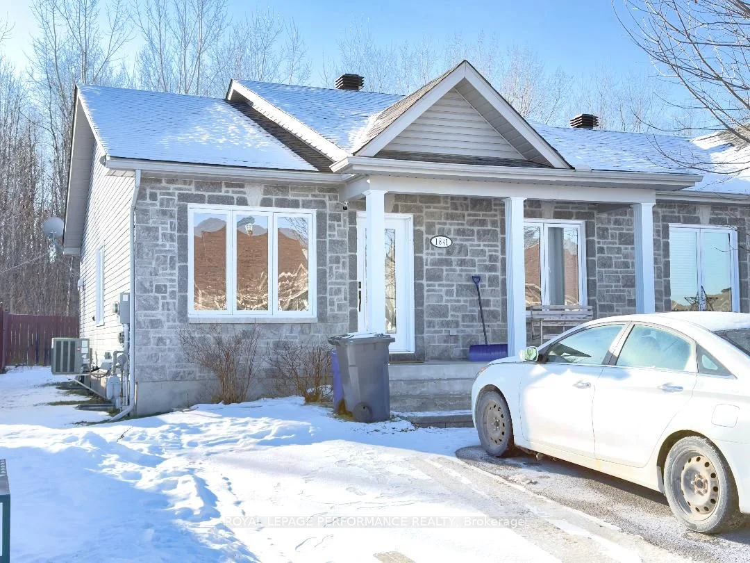 Semi-Detached in Hawkesbury