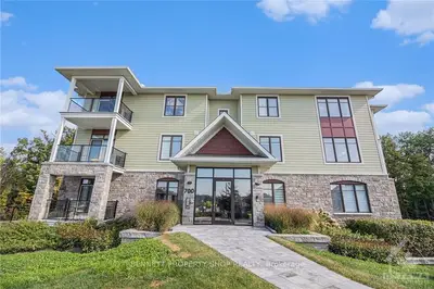 Condo Apartment in Clarence-Rockland