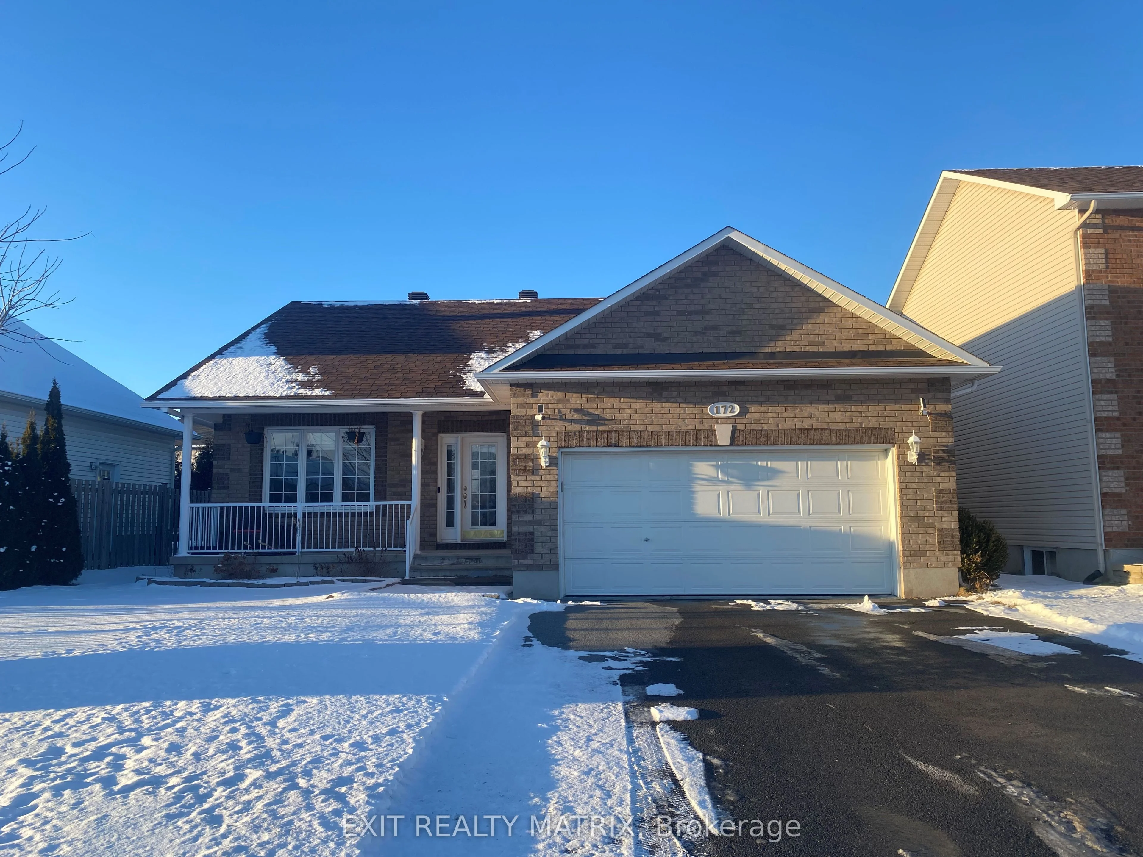Detached in Russell