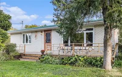 Detached in Russell