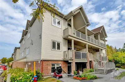 Condo Apartment in Stittsville - Munster - Richmond