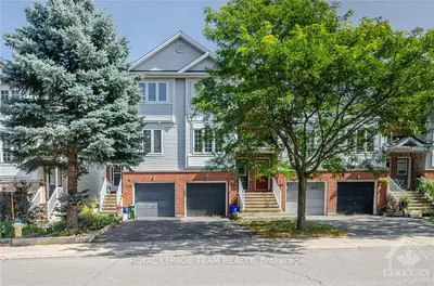Att/Row/Townhouse in Bells Corners and South to Fallowfield