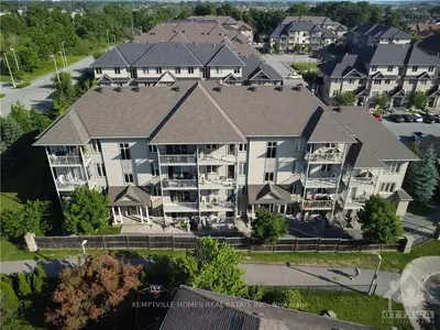 Condo Apartment in Barrhaven