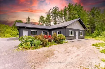 Detached in Laurentian Valley