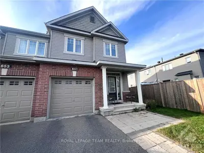 Att/Row/Townhouse in Barrhaven