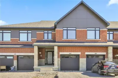303 Makobe Lane, Blossom Park - Airport And Area, On K4m 1b2