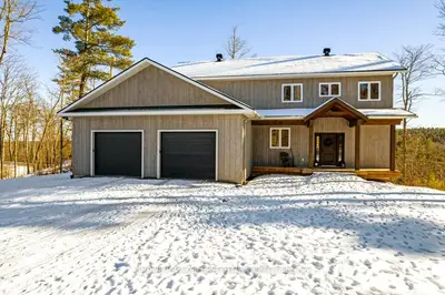 Detached in Greater Madawaska