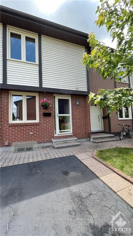 Condo Townhouse in Britannia Heights - Queensway Terrace N and Area