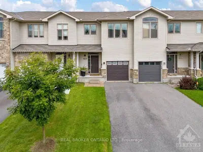 Att/Row/Townhouse in Orleans - Cumberland and Area