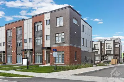 Att/Row/Townhouse in Manor Park - Cardinal Glen and Area