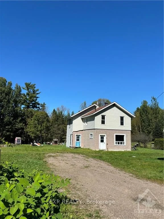 74 SANDY BEACH Road, Laurentian Valley, ON K8A 6W8
