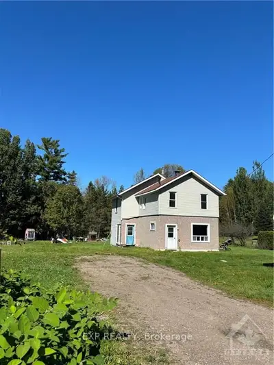 Detached in Laurentian Valley