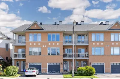 Att/Row/Townhouse in Cityview - Parkwoods Hills - Rideau Shore