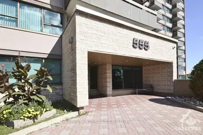Condo Apartment in Manor Park - Cardinal Glen and Area