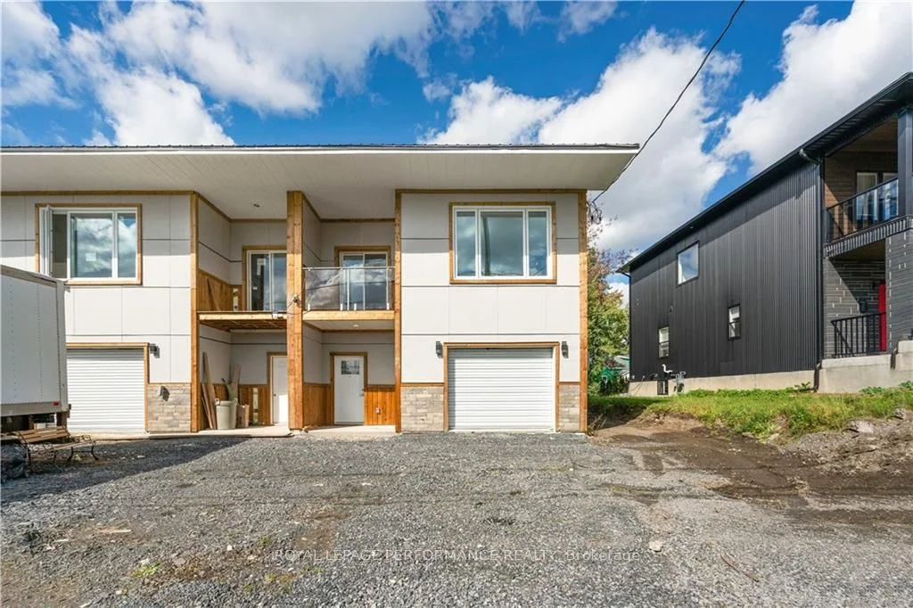 Att/Row/Townhouse in Cornwall